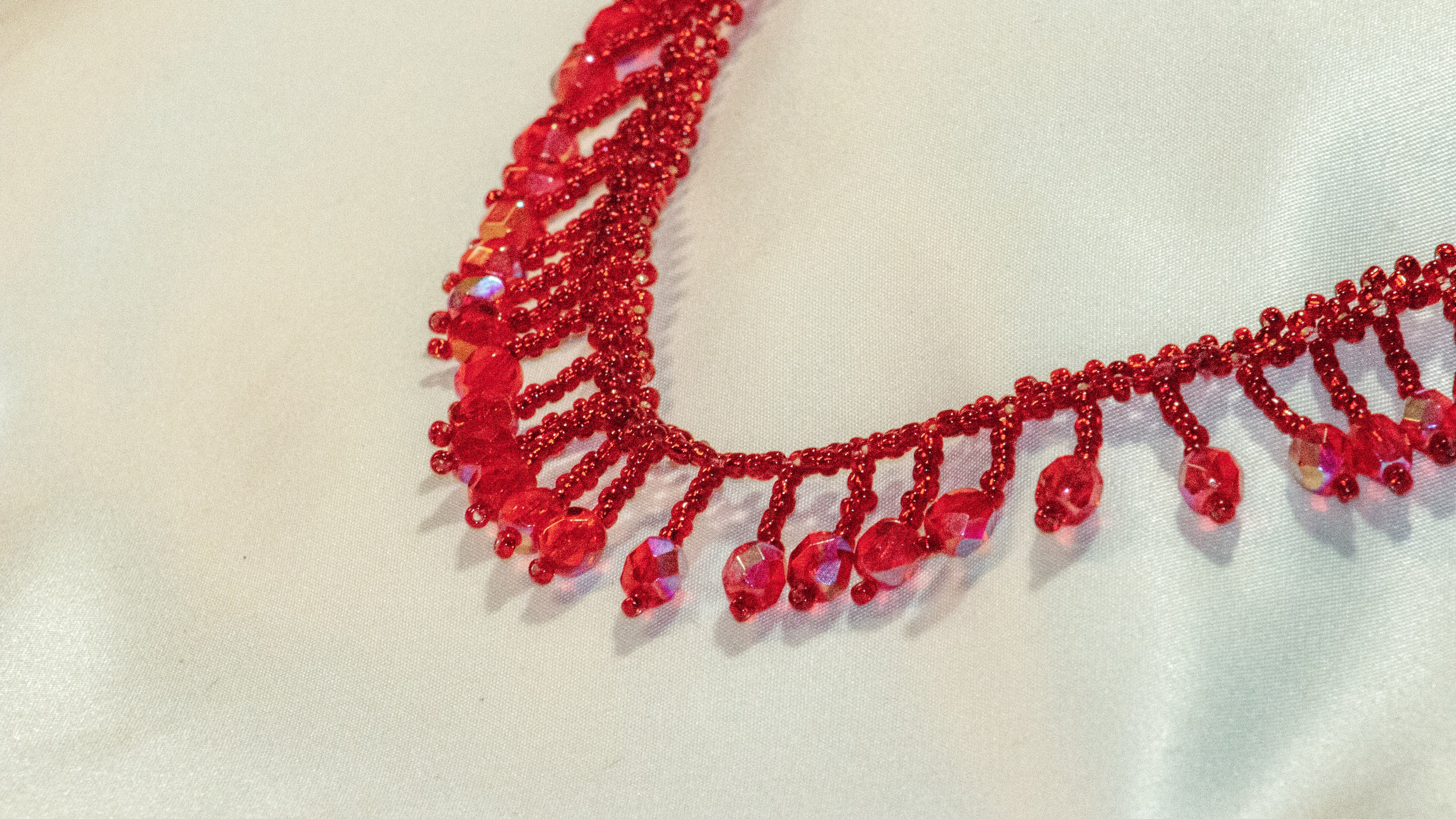 Collier Perles Franges Rouges